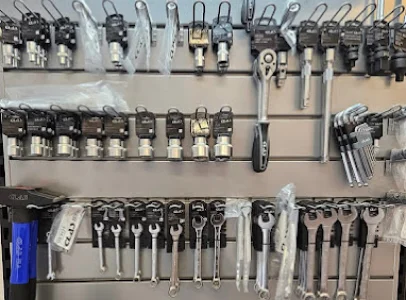 Vente d'outillages et matériels pour l'entretien et la réparation auto chez Max Auto Pièces à Pacy sur Eure près d'Evreux (27)